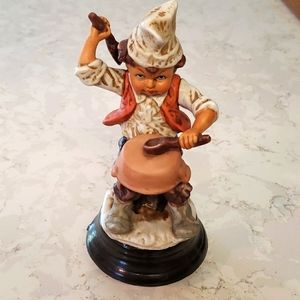 GIUSEPPE Armani Gulliver’s world Hitting The Pan With Spoon Figurine Music Box